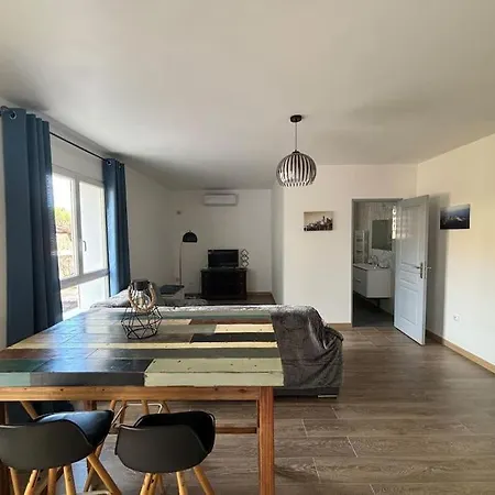Bas De Independant Holiday home